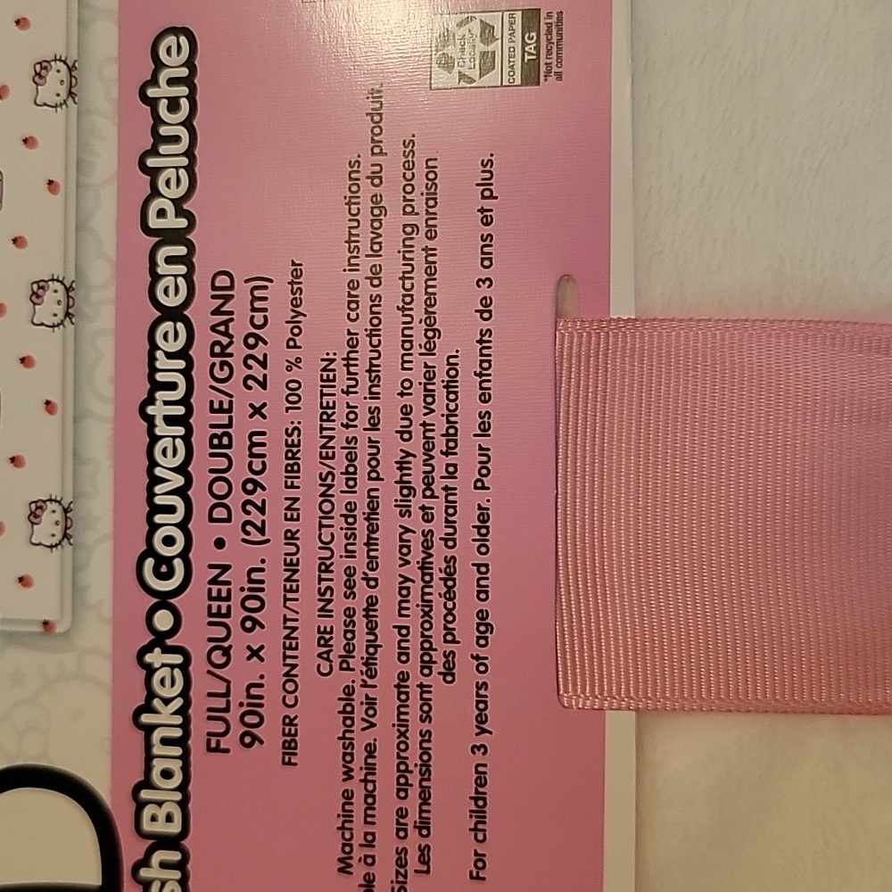 HELLO KITTY PLUSH BLANKET - Picture 3 of 4